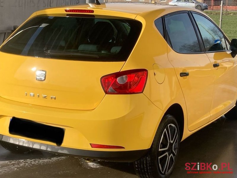 2009' SEAT Ibiza 1.4 16V Style photo #3