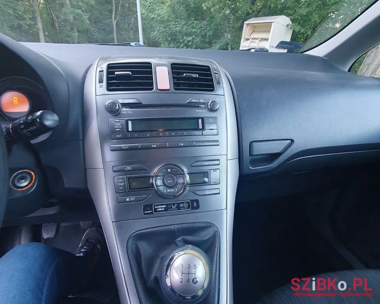 2007' Toyota Auris photo #5