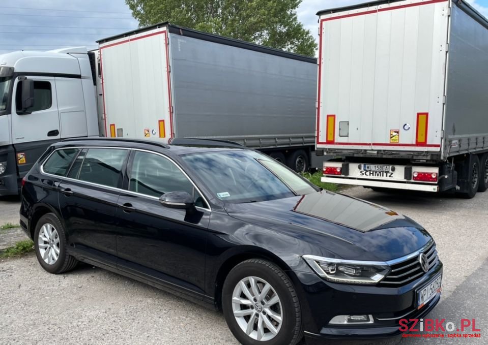 2017' Volkswagen Passat photo #2