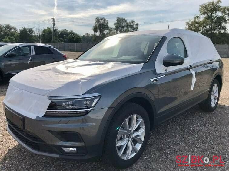 2021' Volkswagen Tiguan photo #1