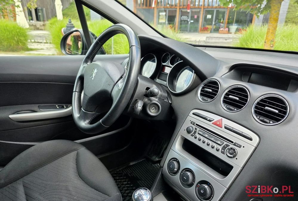 2008' Peugeot 308 120 Vti Allure photo #6