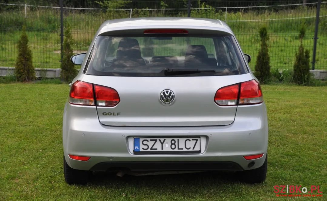 2008' Volkswagen Golf photo #5