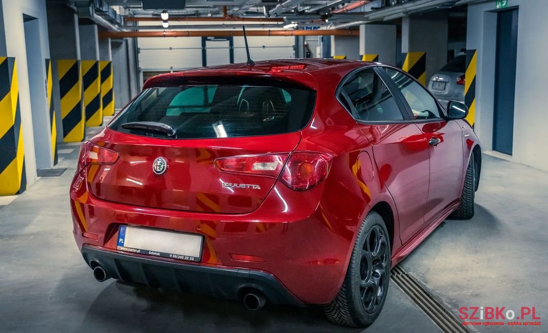 2016' Alfa Romeo Giulietta photo #6