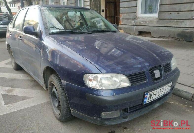 2002' SEAT Cordoba photo #1