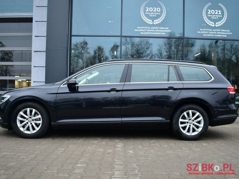 2019' Volkswagen Passat photo #5