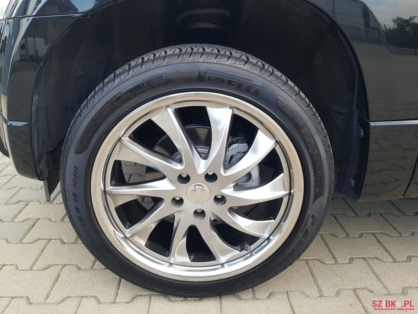 2010' Suzuki Grand Vitara photo #2