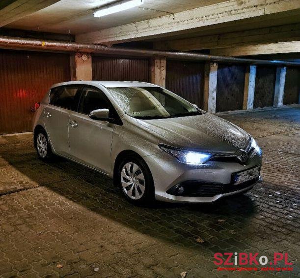 2015' Toyota Auris photo #1