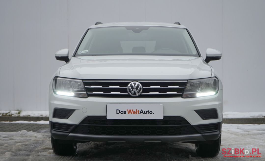 2017' Volkswagen Tiguan photo #4