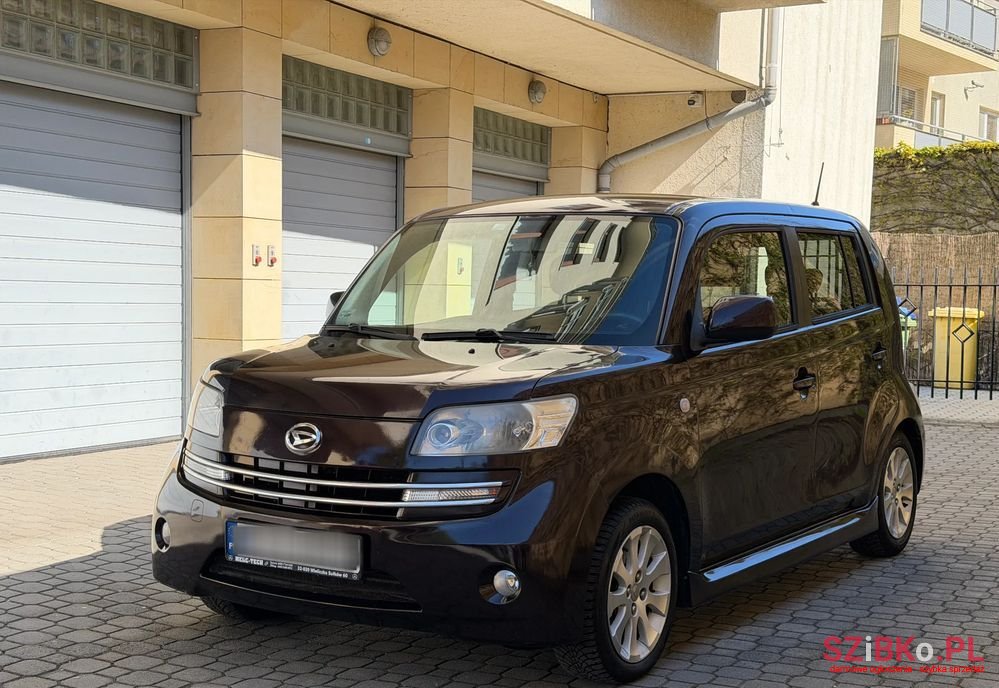 2007' Daihatsu Materia 1.5 photo #1
