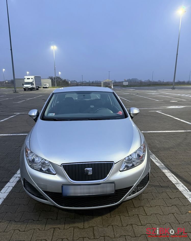 2010' SEAT Ibiza photo #2