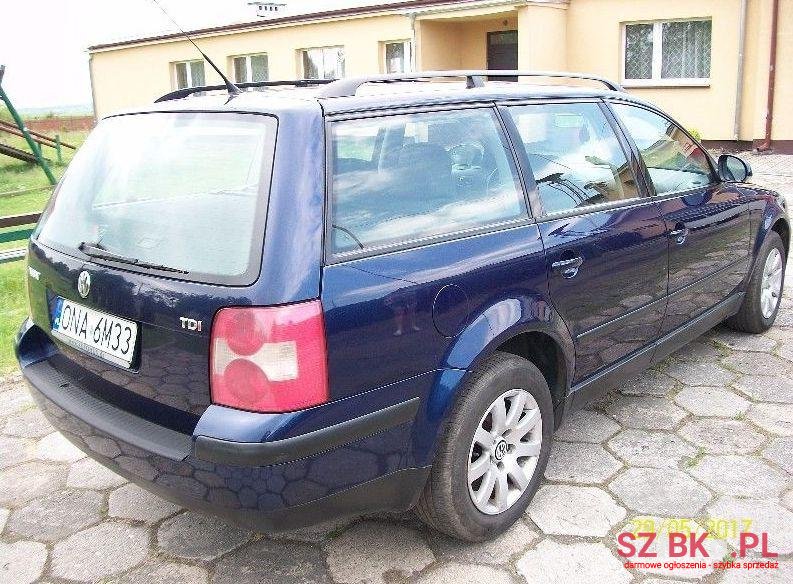 2005' Volkswagen Passat photo #2