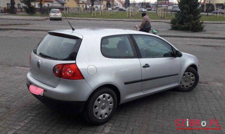 2007' Volkswagen Golf photo #2