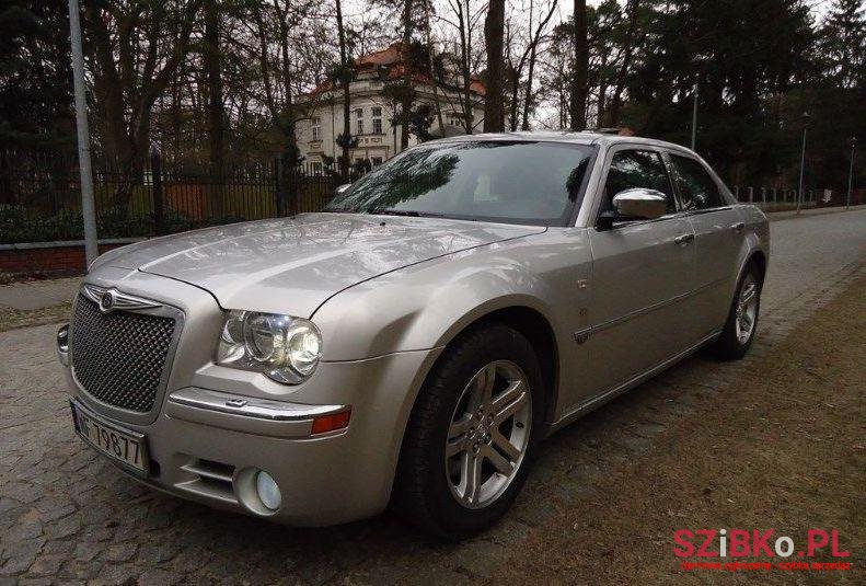 2005' Chrysler 300C photo #2