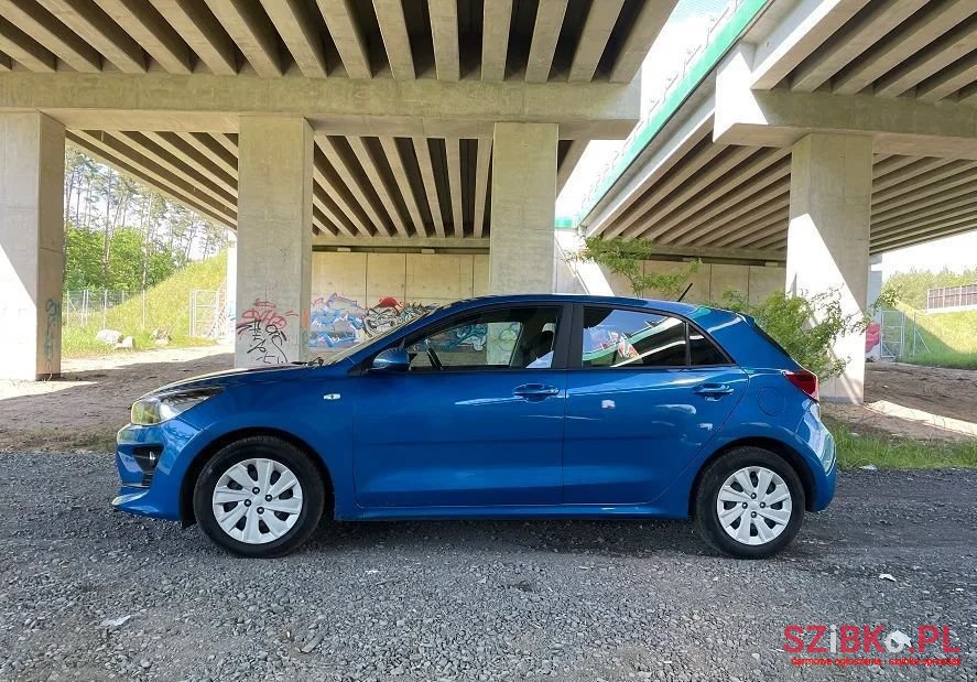 2021' Kia Rio 1.2 L photo #4