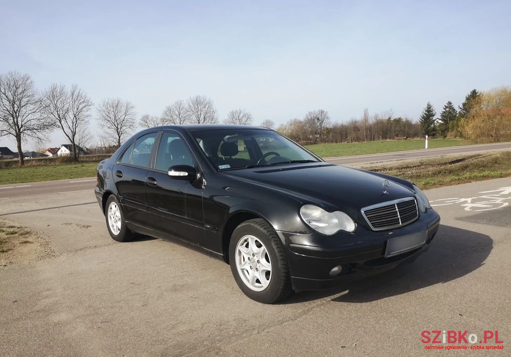2004' Mercedes-Benz C-Class 220 Cdi Classic photo #2