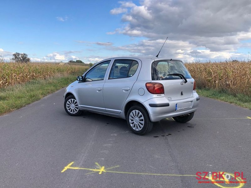 2004' Toyota Yaris 1.0 Luna photo #3