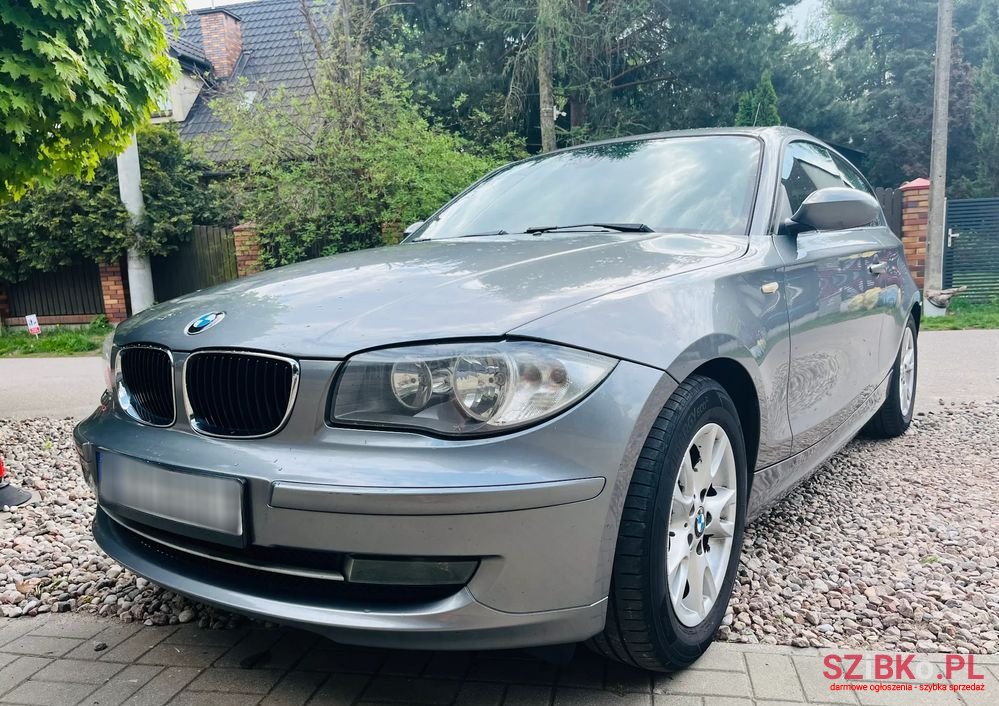 2010' BMW 1 Series 116I Edition Sport photo #3