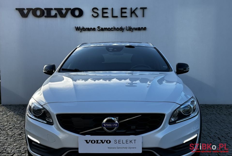 2017' Volvo V60 photo #4