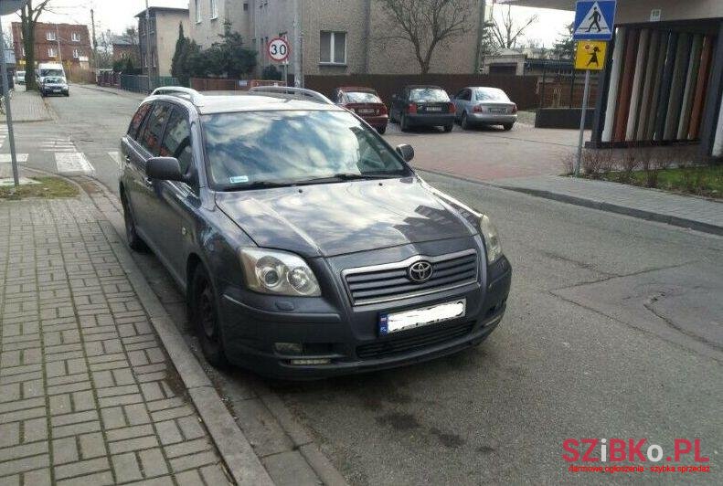 2005' Toyota Avensis photo #1