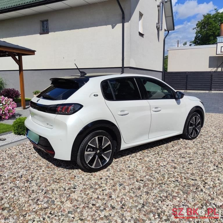 2020' Peugeot 208 photo #3