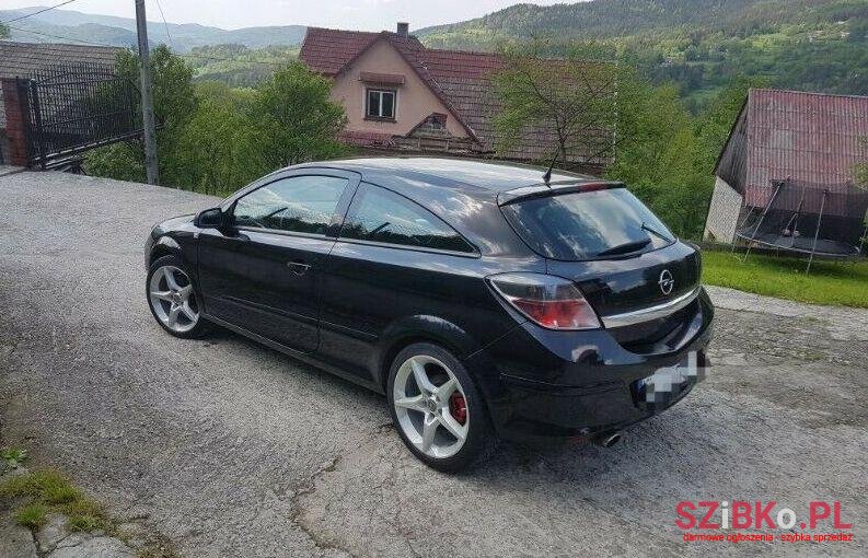 2005' Opel Astra photo #1