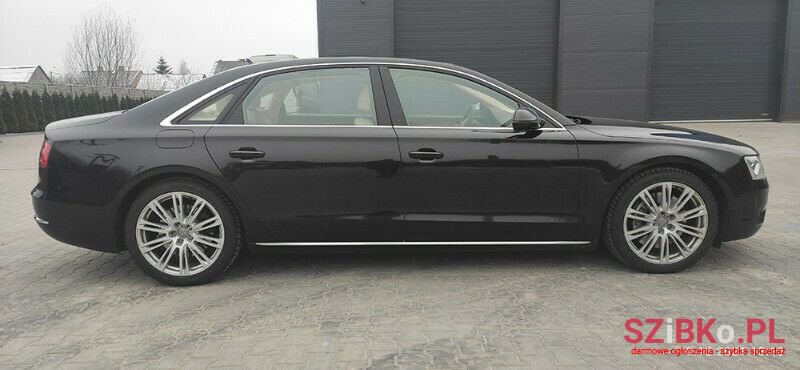 2011' Audi A8 photo #2