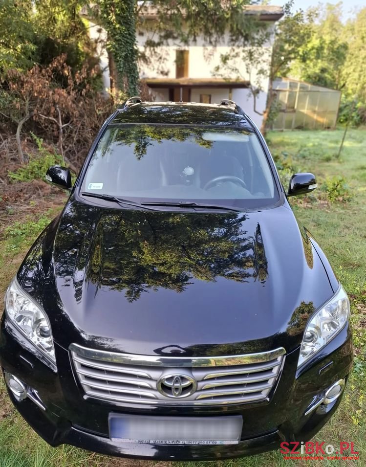 2010' Toyota RAV4 2.2 D-Cat Premium photo #3