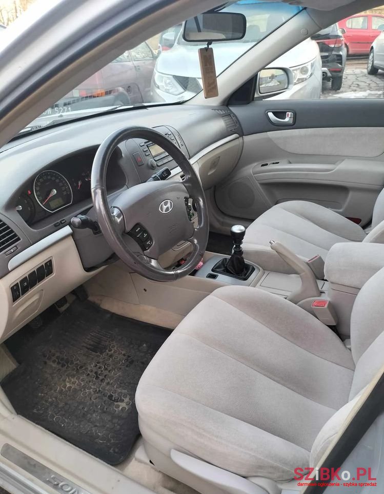 2007' Hyundai Sonata 2.0 Crdi Style photo #6