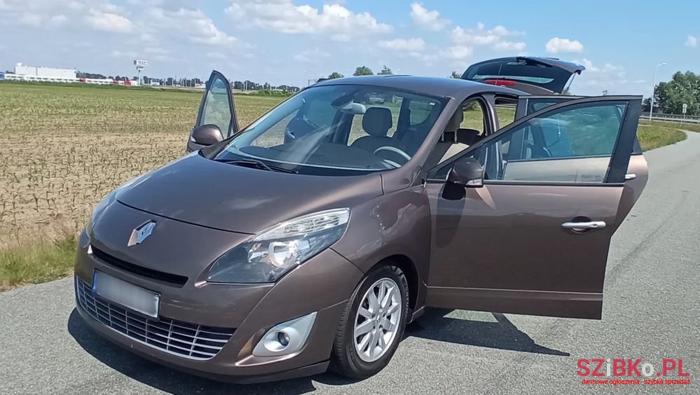 2009' Renault Scenic 1.9 Dci Privilege photo #2