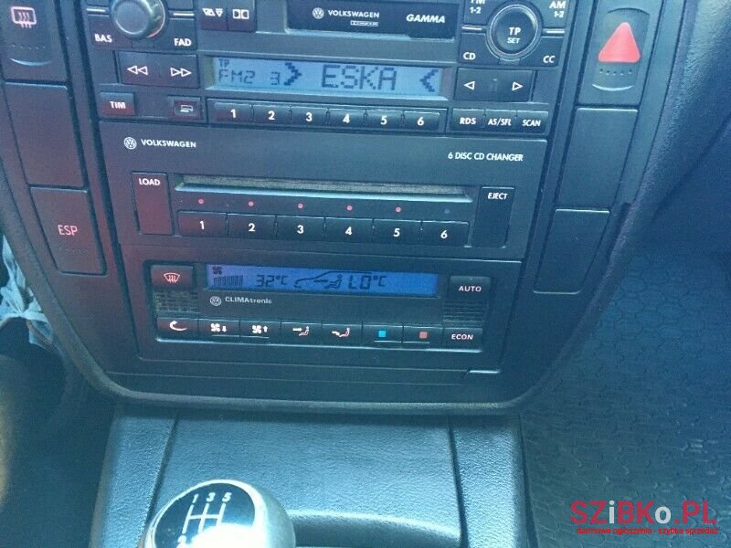 2003' Volkswagen Passat photo #3