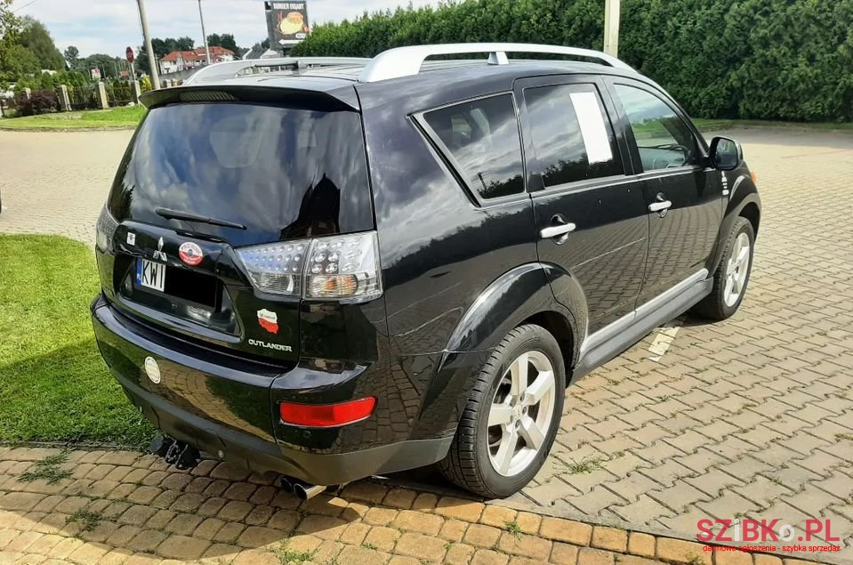 2009' Mitsubishi Outlander photo #3