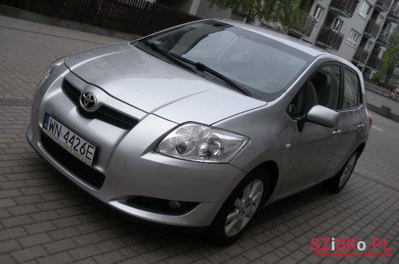 2007' Toyota Auris photo #3