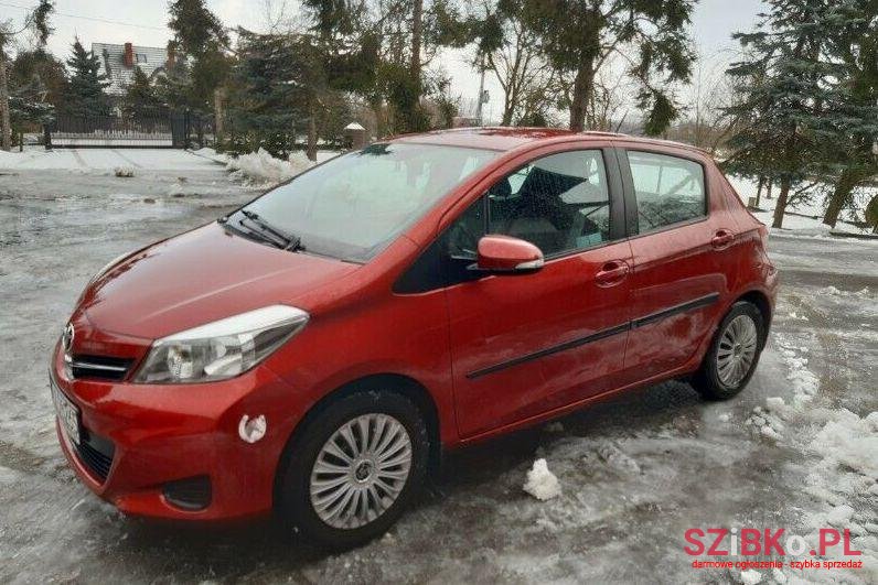 2012' Toyota Yaris photo #1