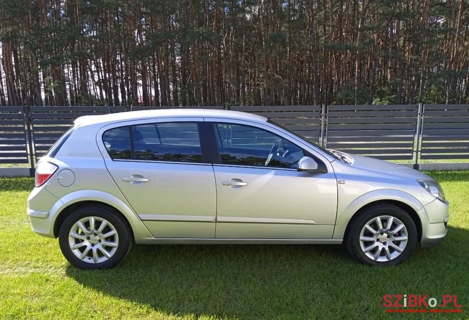 2004' Opel Astra photo #5