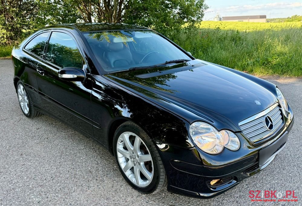 2006' Mercedes-Benz C-Class photo #3