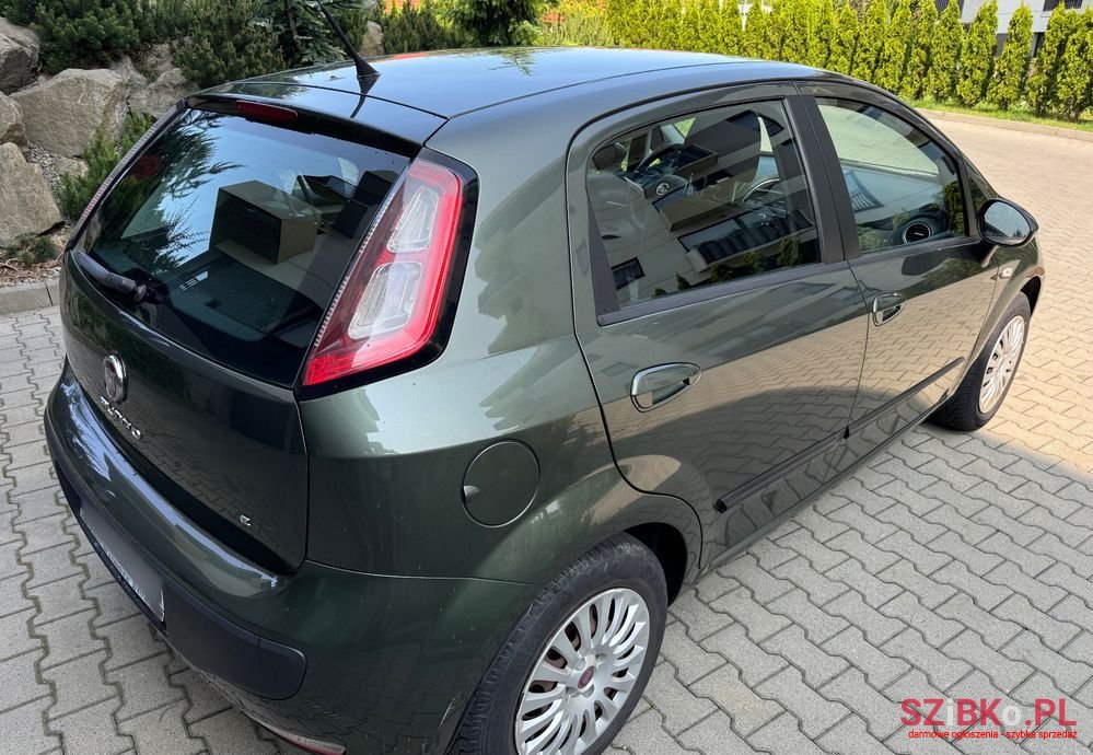 2010' Fiat Punto Evo photo #2