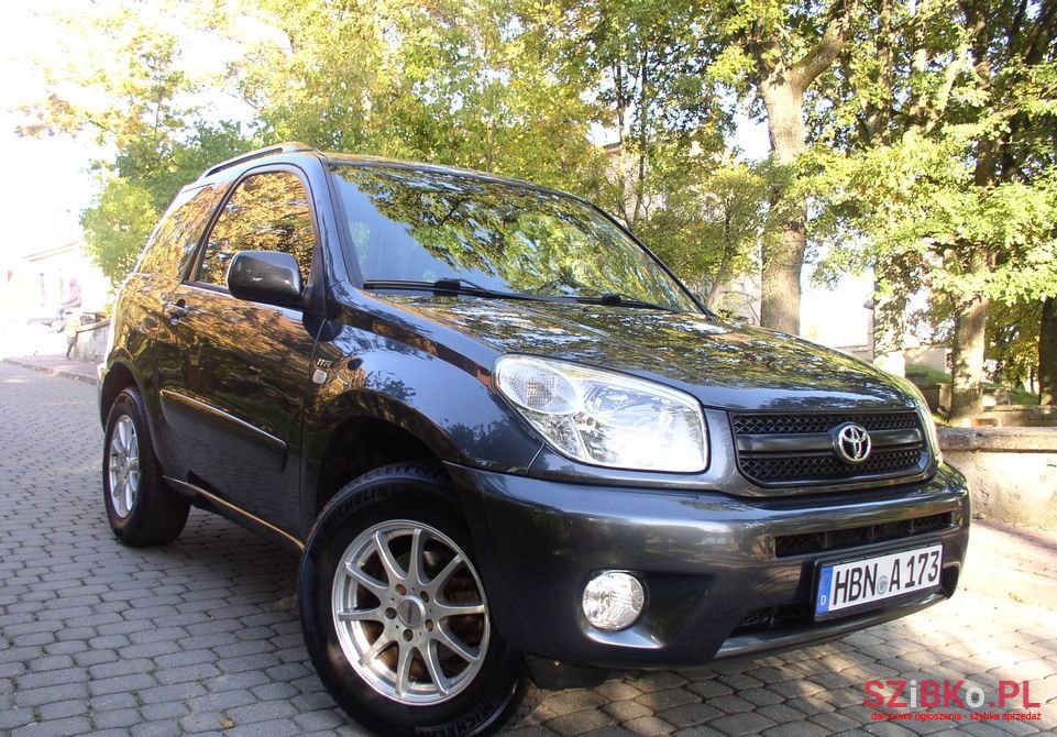 2005' Toyota RAV4 photo #4