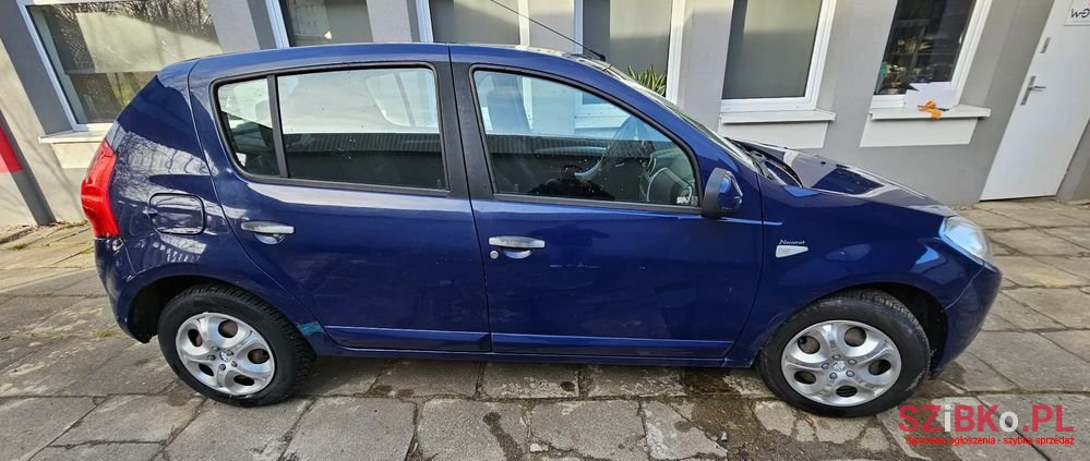 2008' Dacia Sandero photo #3