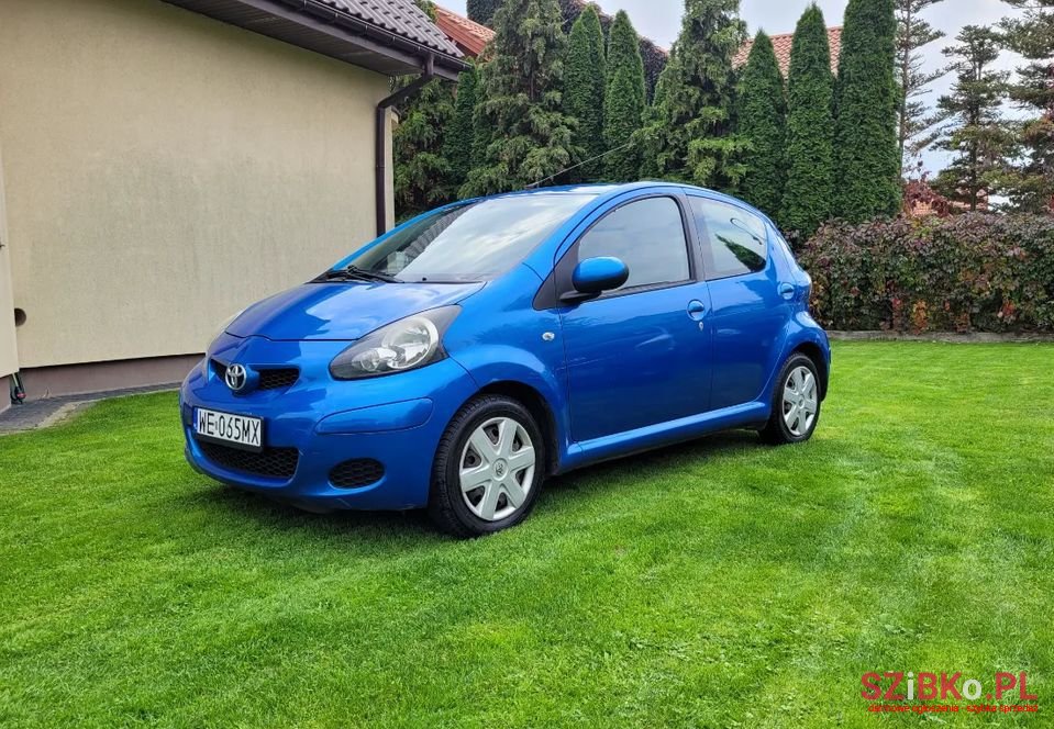 2010' Toyota Aygo photo #3