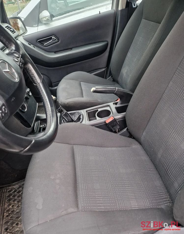 2011' Mercedes-Benz A-Class photo #5