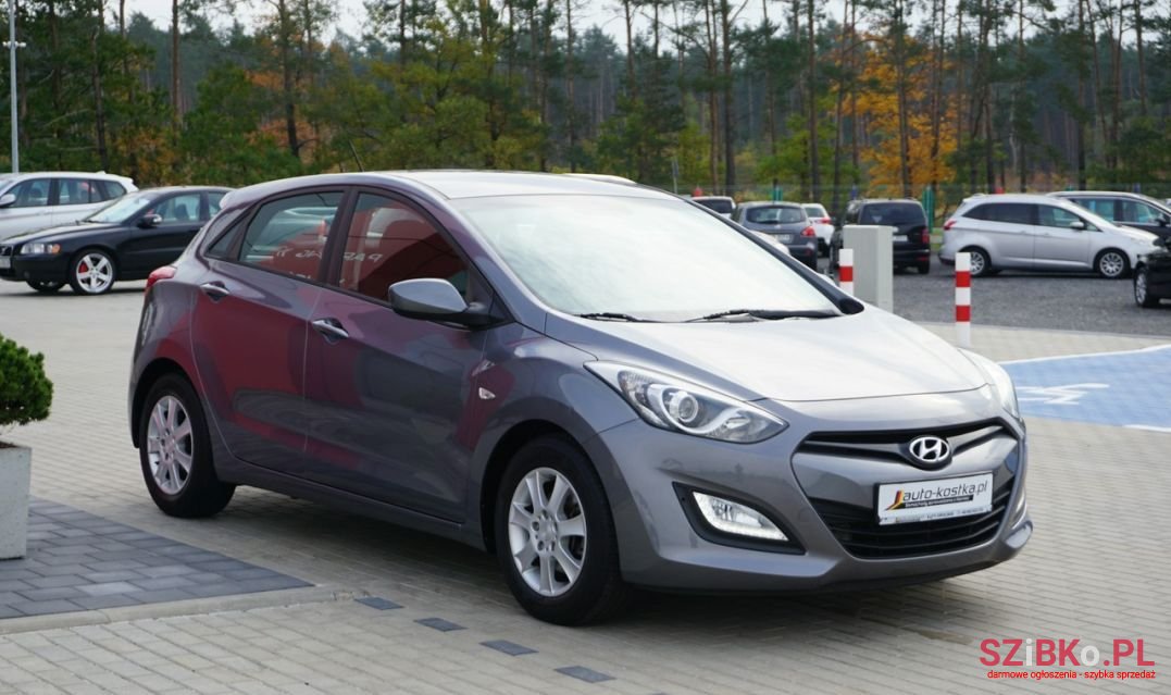 2012' Hyundai i30 photo #2