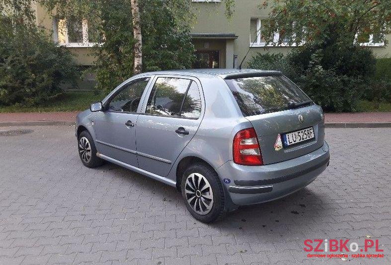 2001' Skoda Fabia photo #1