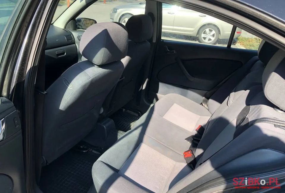 2004' Skoda Octavia photo #6