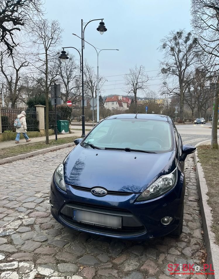 2012' Ford Fiesta 1.25 Ambiente photo #2