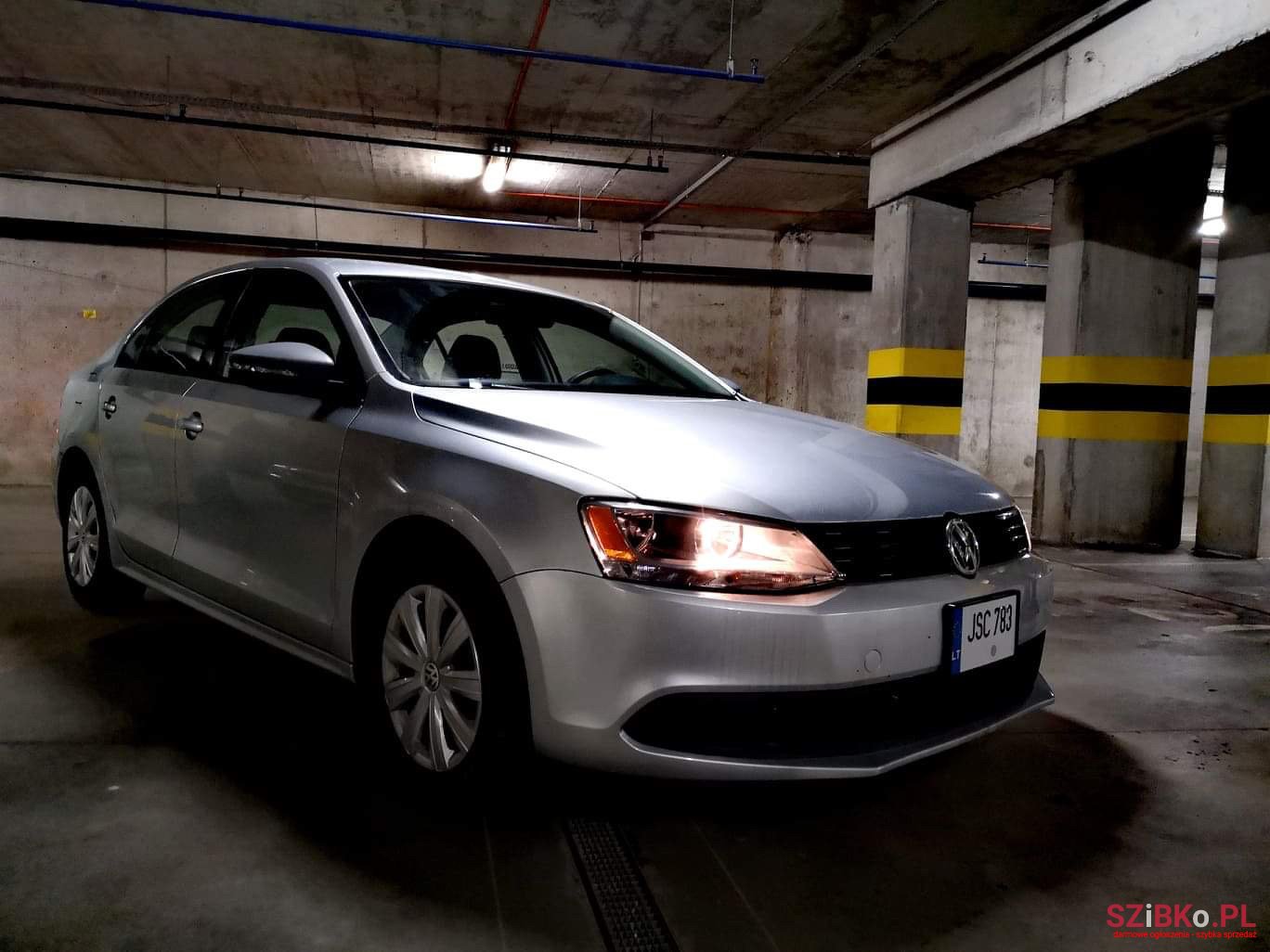 2011' Volkswagen Jetta photo #1