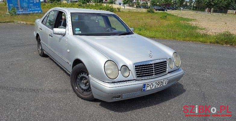 1996' Mercedes-Benz E-Class photo #3