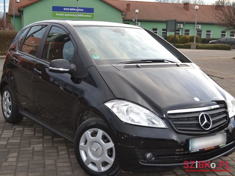 2011' Mercedes-Benz A-Class photo #3