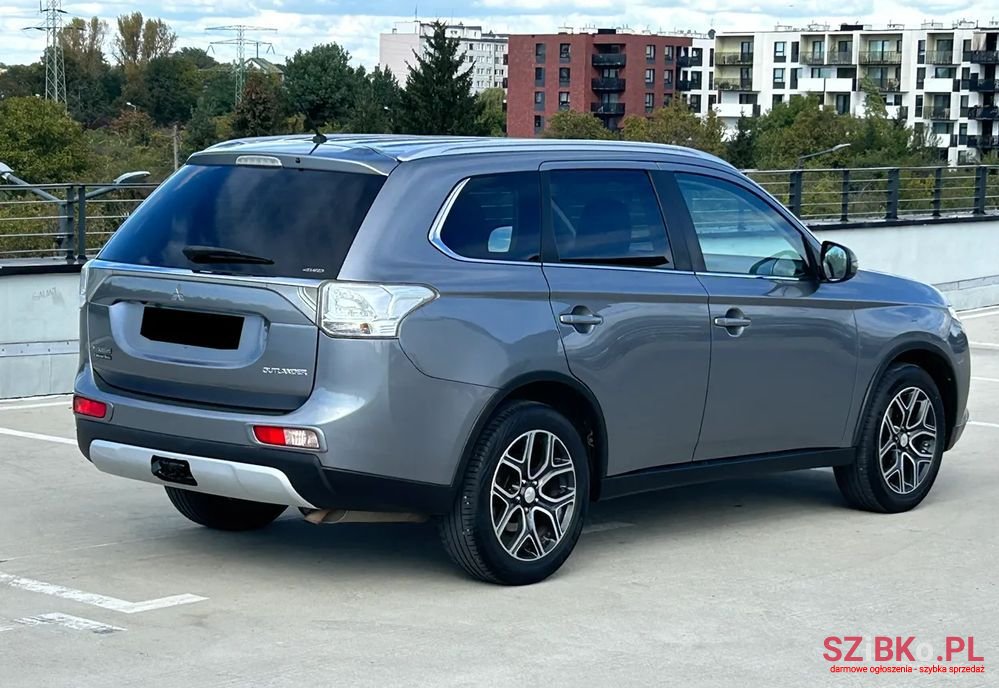 2015' Mitsubishi Outlander photo #5