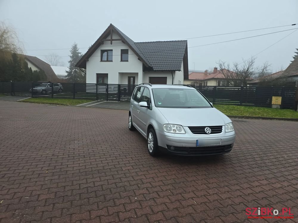 2003' Volkswagen Touran photo #5