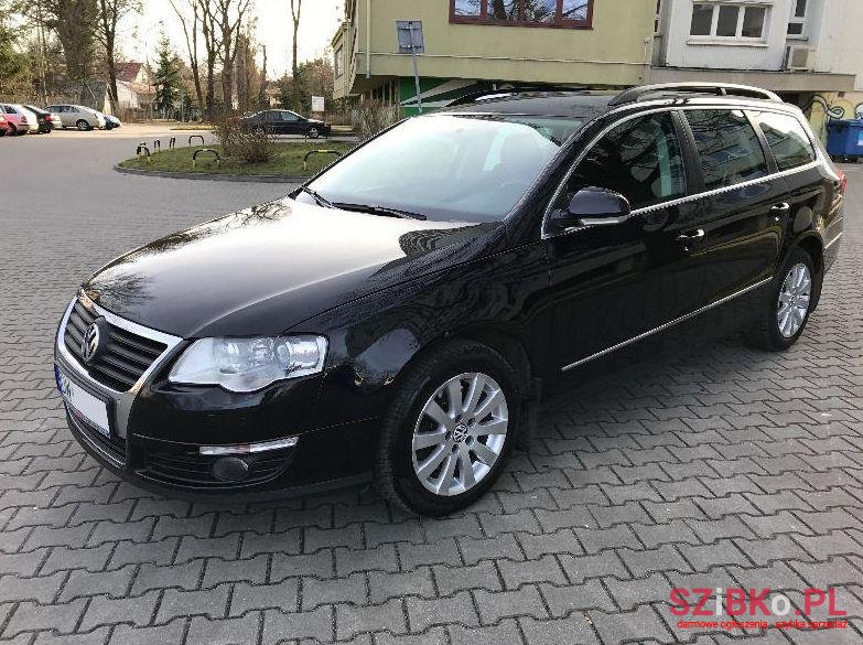 2010' Volkswagen Passat photo #1